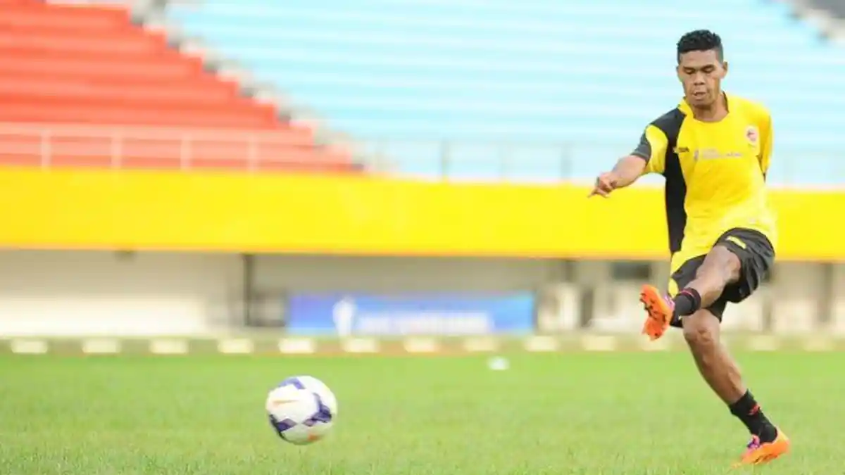 Vendry Mofu Kembali ke Semen Padang