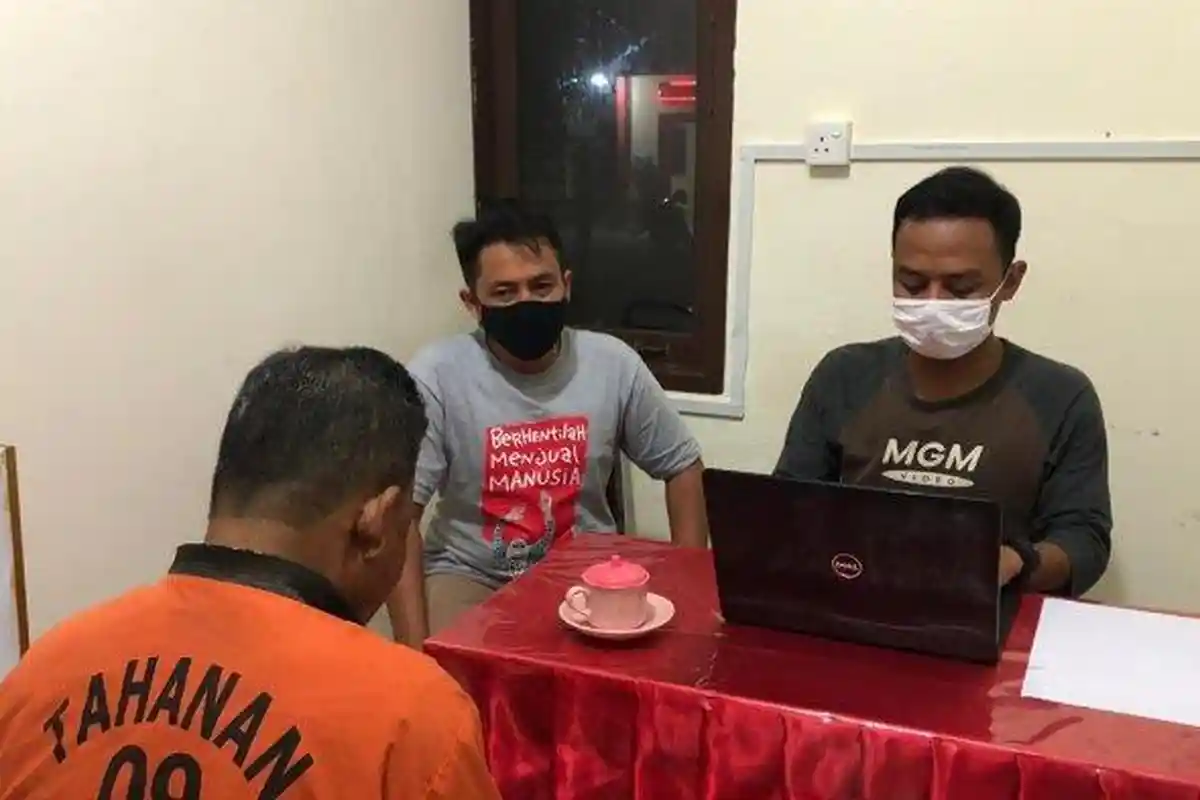 Ayah Pacari Anak Tiri, Sudah Berhubungan Selama 3 Tahun, Ibu Curiga hingga Berakhir di Kantor Polisi