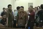 agung-ilmu-mangkunegara-hadiri-sidang-5.jpg
