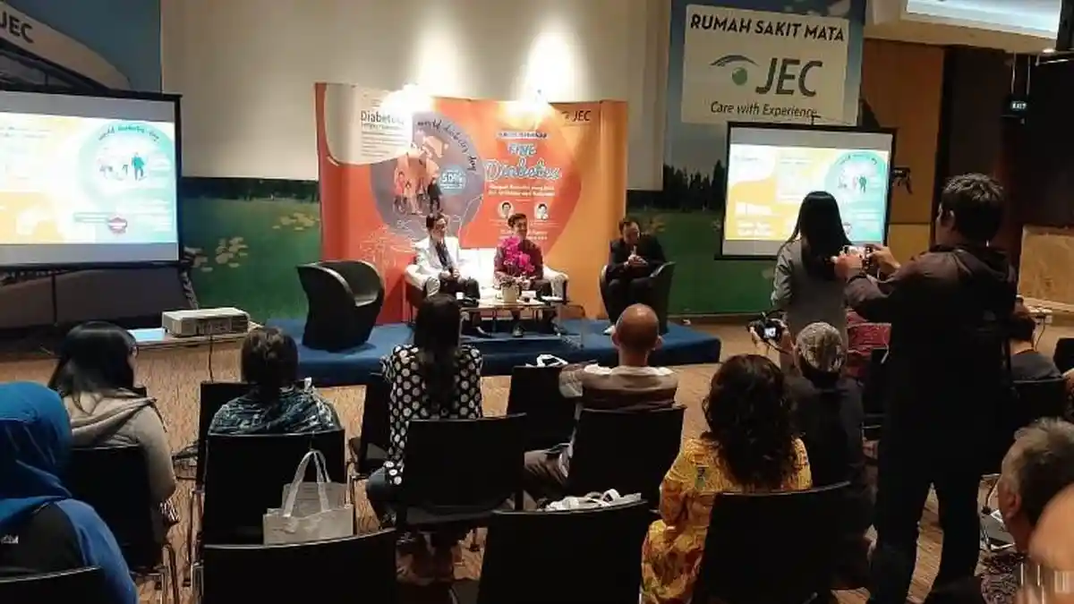 Komitmen JEC Membantu Pasien Mendapatkan Fungsi Penglihatan Maksimal
