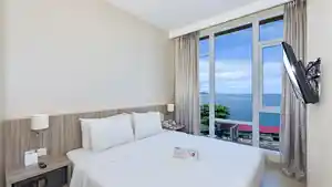 Grand-Whiz-Megamas-Manado-menawarkan-fasilitas-layanan-dan-kenyamanan-serta-pemandangan-indah.jpg