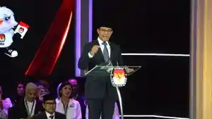Anies-Berikan-Bansos-Sesuai-Kebutuhan-Bukan-untuk-Kepentingan-Si-Pemberi.jpg