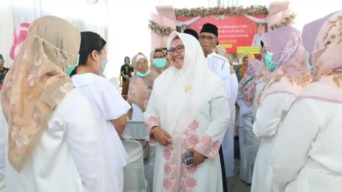 Wabup Gresik Tinjau Layanan Berobat Gratis Bawa KTP di Puskesmas Kedamean dan Slempit