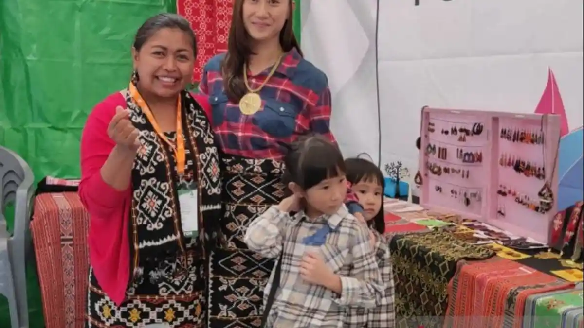 Kisah Karolina Menjerit di Tengah Pandemi Corona, Banting Stir Buat Masker Hingga VCO, Ini Hasilnya