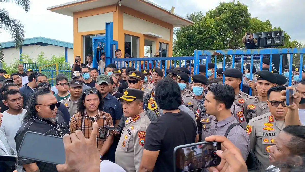 Eks Pekerja PT Alkan Geruduk PT Laut Mas Batam, Kapolresta Barelang ...
