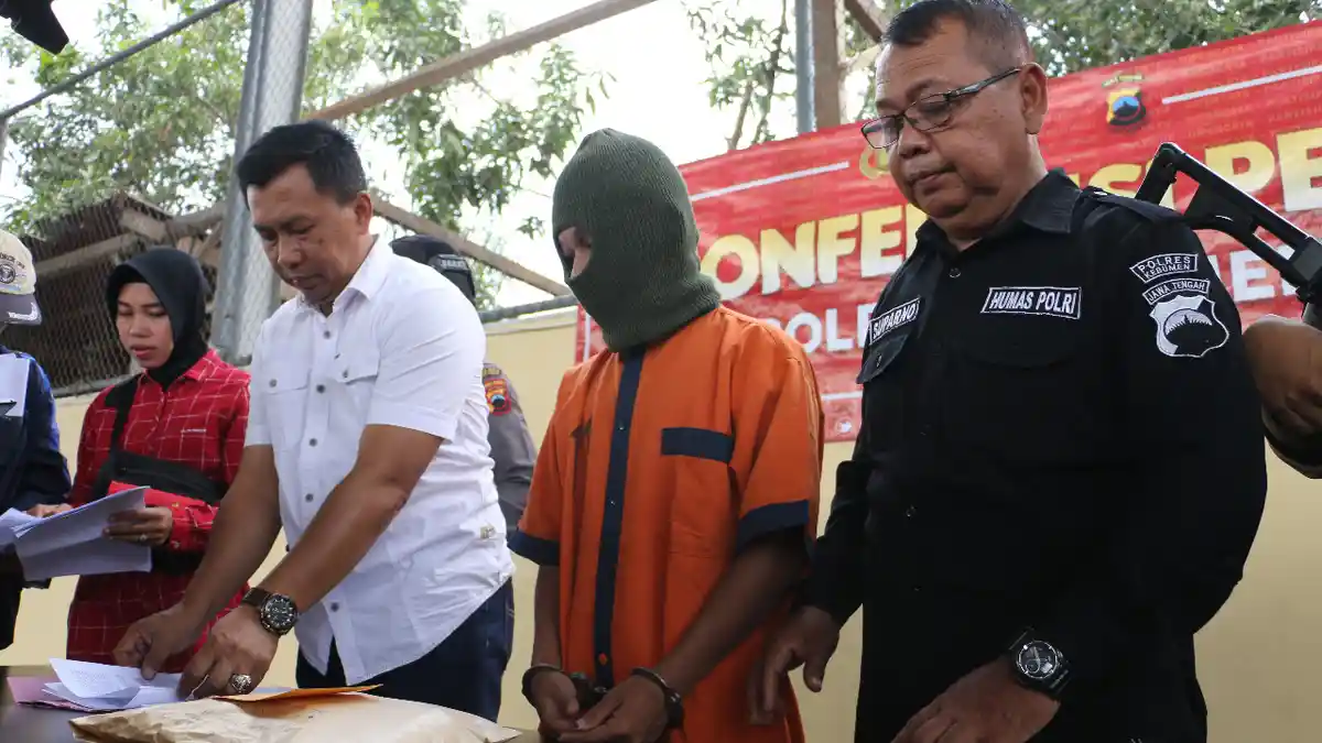 Pemuda Kebumen Cabuli Adik Kandungnya Yang Masih 12 Tahun saat Rumah Sepi