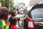 1403mobil-tersangka-bawa-aziz.jpg