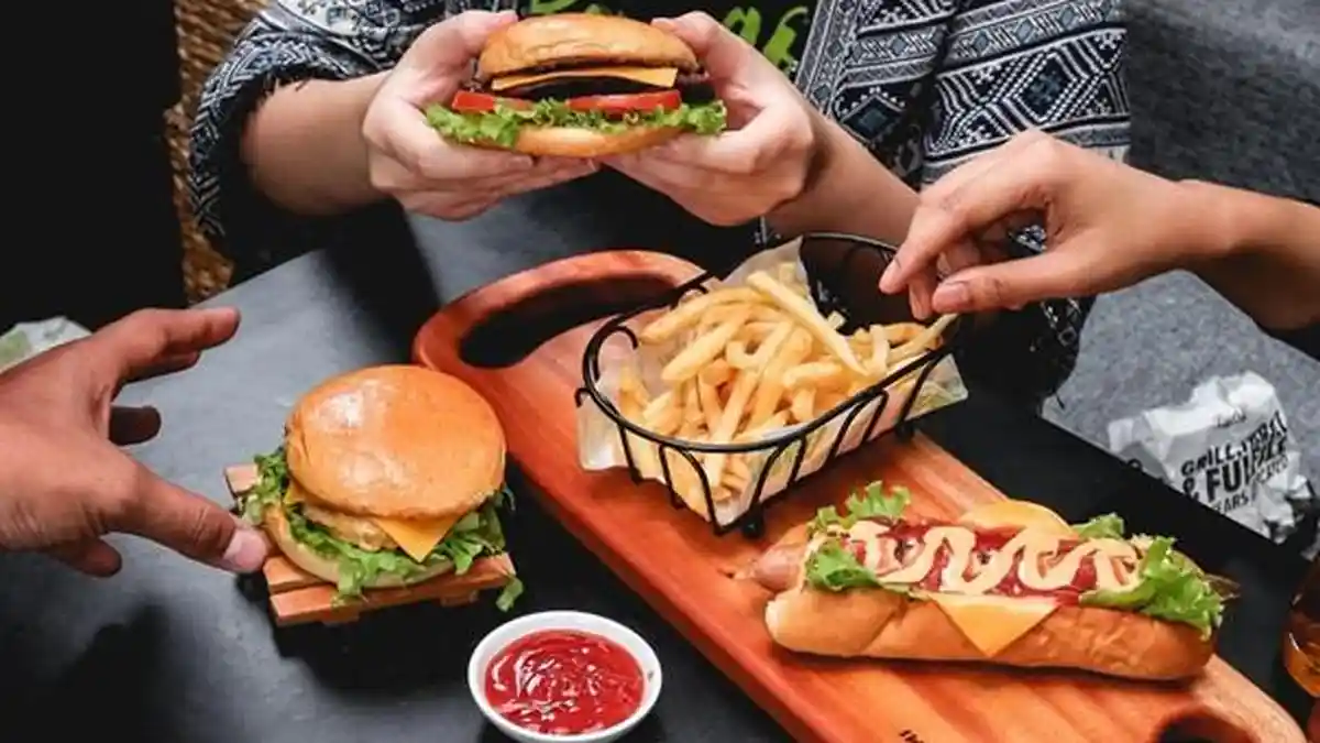 Perjalanan Bisnis Burger Lokal yang Terus Berkembang hingga 800 Outlet
