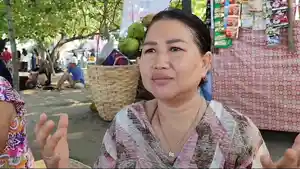 Hastina-satu-wisatawan-asal-Jakarta-saat-berada-di-pantai-barat-Pangandaranb.jpg