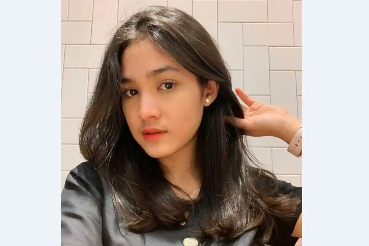 Tak Bisa Mengontrol Ekspresinya Saat Keciduk di Dalam Mobil, Cut Syifa Kedapatan Lakukan Hal Ini