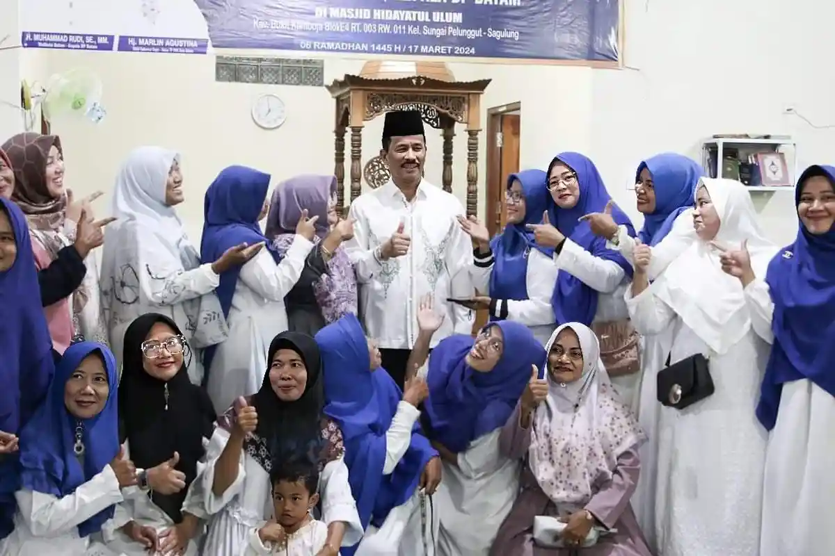 Safari Ramadhan di Batam - Muhammad Rudi ke Sagulung, Amsakar Achmad Temui Warga Bandara