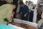 Suami Khofifah Indar Parawansa Meninggal Dunia