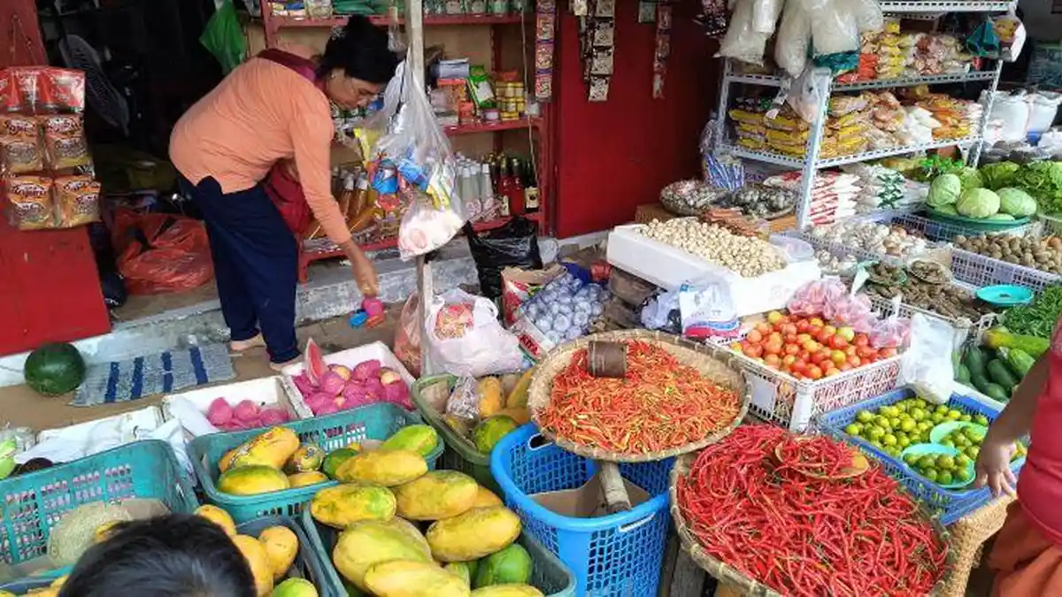 Daftar Harga Bahan Pokok di Pasar Ratahan Mitra, Cabe Rawit Tembus Rp100 Ribu Per Kilogram