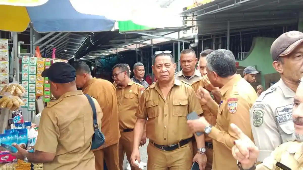 Tekan Inflasi, TPID Malteng Sidak Pasar Binaya Masohi