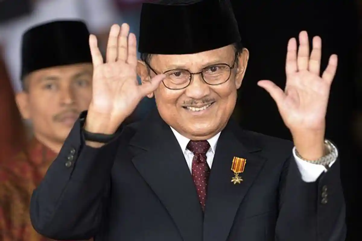 Habibie Berpulang, Ilham Akbar Bertanggung Jawab Lanjutkan Mimpi Ayah untuk Terbangkan Pesawat R80