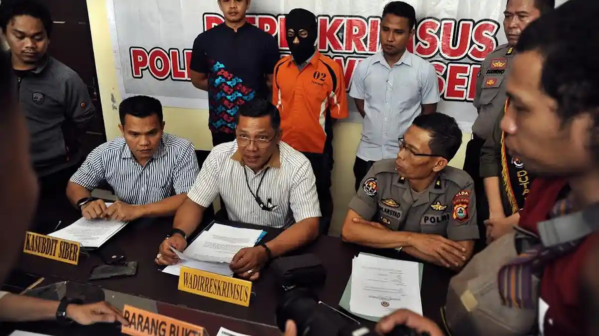 FOTO: Polda Sulsel Tangkap Penyebar Ujaran Kebencian dan Rasisme Papua