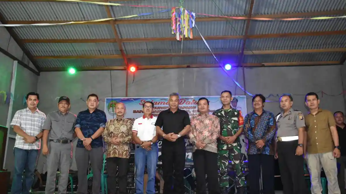 Camat Jelai Hulu Targetkan Seluruh Desa Teraliri Listrik