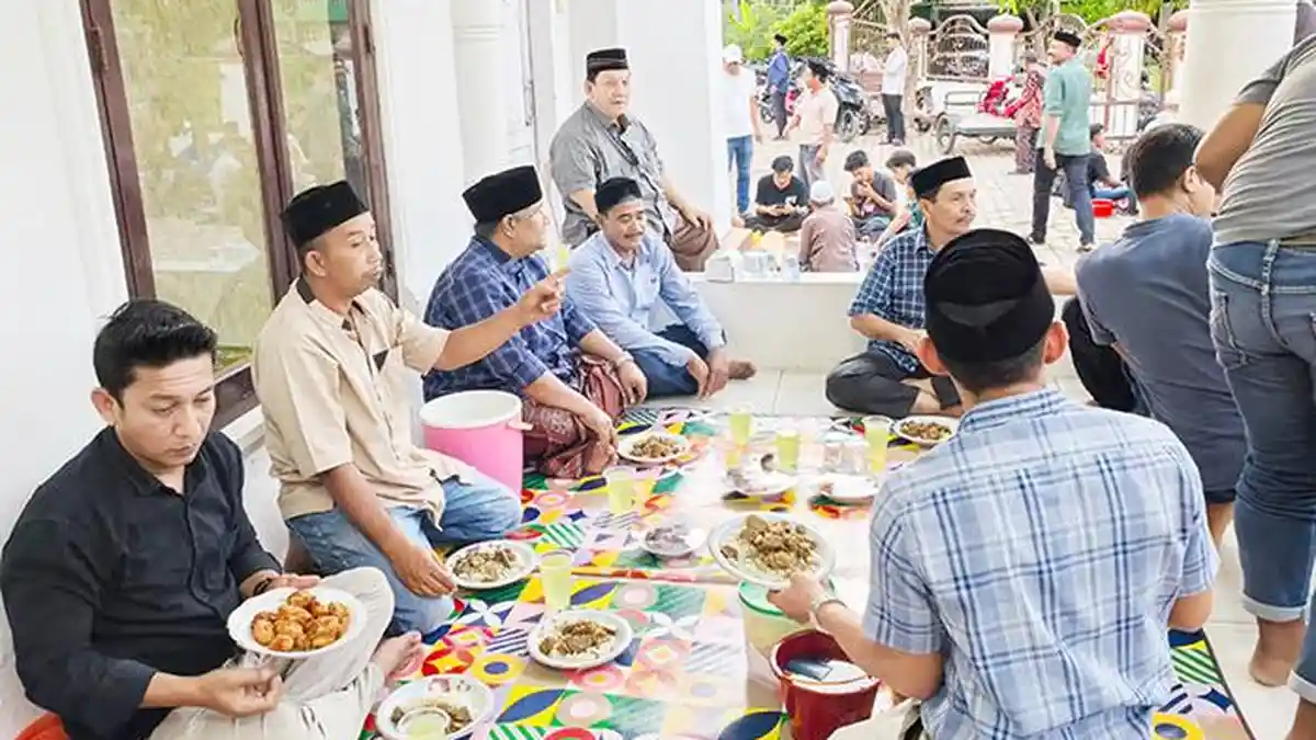 Silaturahmi Ramadhan: Anggota DPD RI Tgk Ahmada Hadiri Bukber di Lam Asan