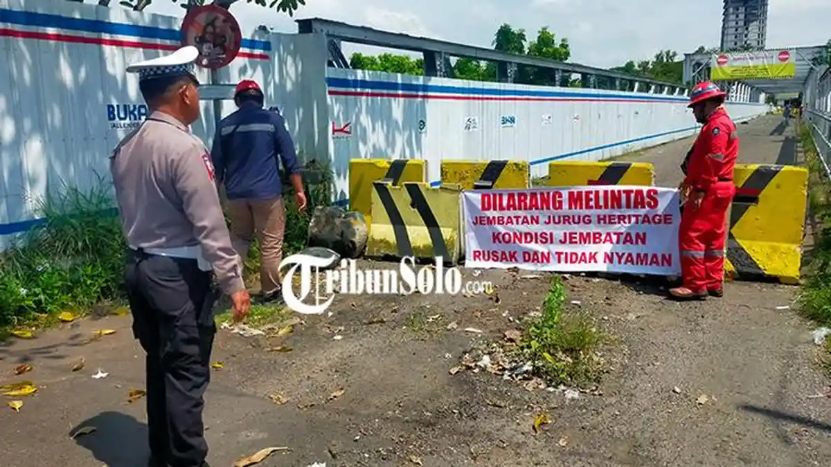 Sempat Dibuka dan Dilalui Masyarakat, Akses Jembatan Jurug A di Karanganyar Kembali Ditutup Polisi