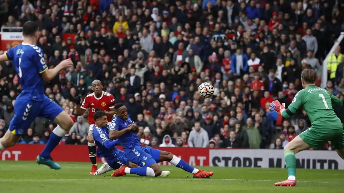 Link Live Streaming Everton Vs Man United, Evra Prediksi Setan Merah Kalah di Goodison Park