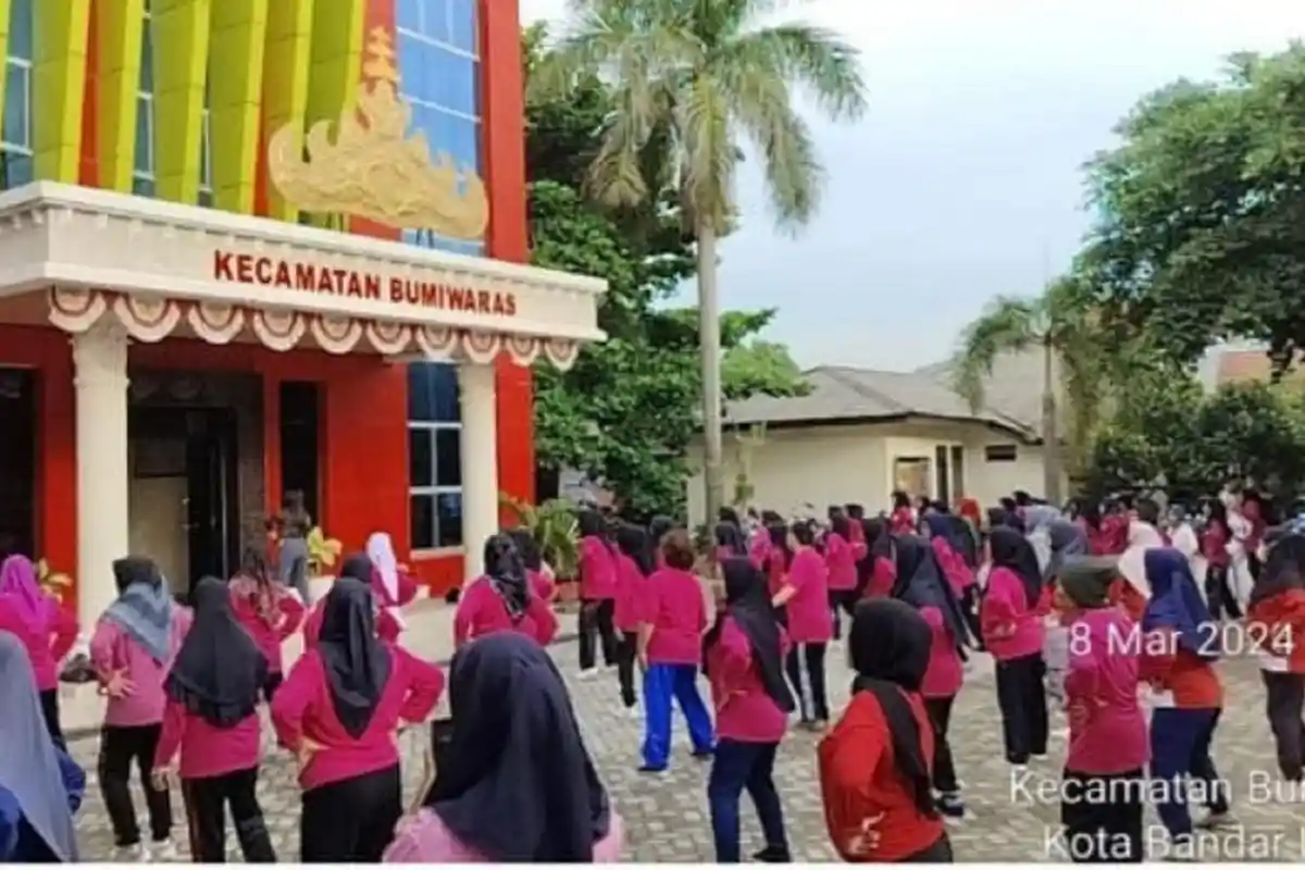 TDM Raden Intan Canvassing: Mempererat Koneksi Melalui Senam Bersama Masyarakat Sekitar