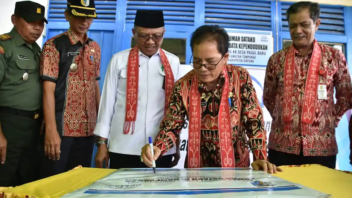 Syarifuddin Resmikan Rumah Data Ku Kampung KB Desa Pagal Baru