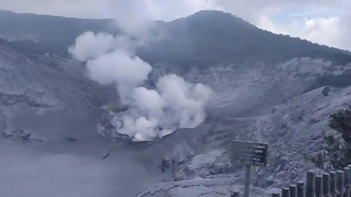 Aktivitas Terkini Gunung Tangkuban Parahu, Terlihat Asap Kawah Putih, Warga Harus Waspada