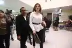 Hilda Vitria Hadiri Sidang Perdana Kriss Hatta