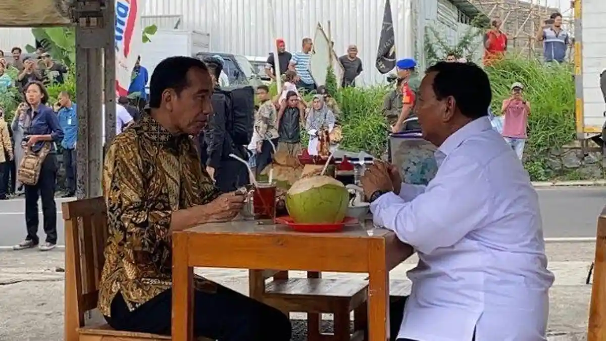 Makan Bakso Bareng Prabowo, Jokowi Abaikan Kritik dan Kecaman soal Presiden Boleh Kampanye