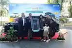 Penyerahan-hadiah-kepada-pemenang-ReJHJHJ.jpg