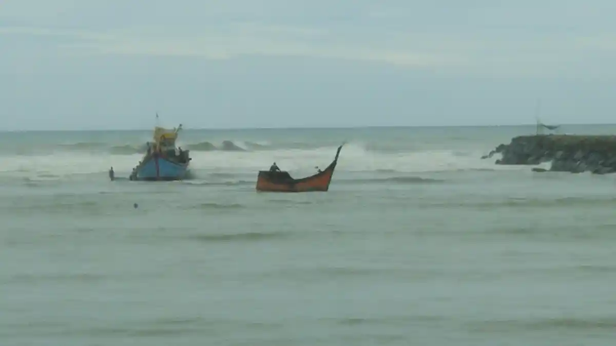 Muara Kualaraja Dangkal, Boat Nelayan Nelayan Sulit Melaut
