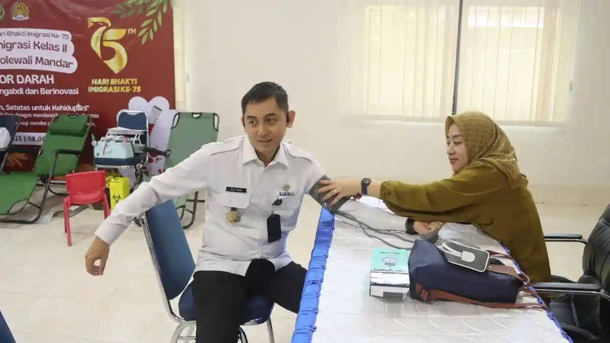 Sambut Hari Bhakti Imigrasi ke-75 Tahun, Kantor Imigrasi Polman Baksos Donor Darah 