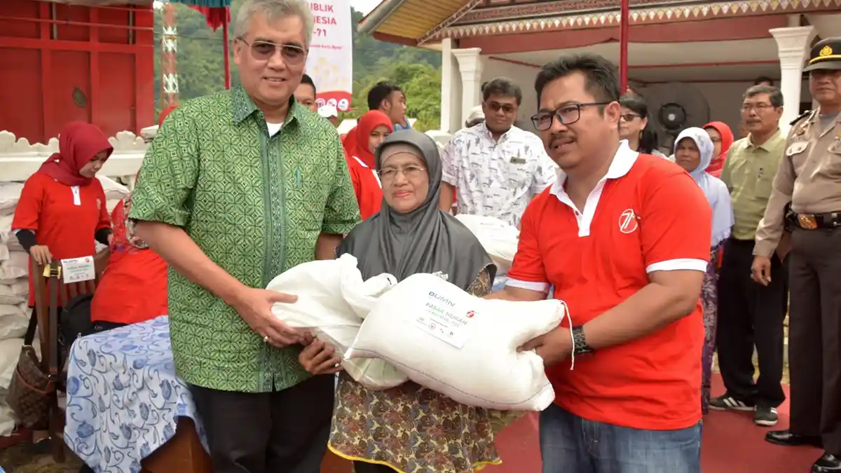 Pasar Murah BUMN Sediakan Ribuan Paket Sembako