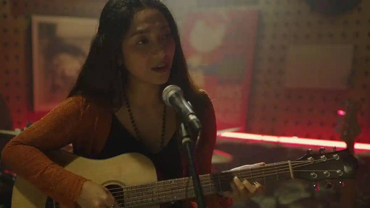 Kembali Sapa Penggemar, Intip Karakter Dinda Kirana di Write Me A Love Song