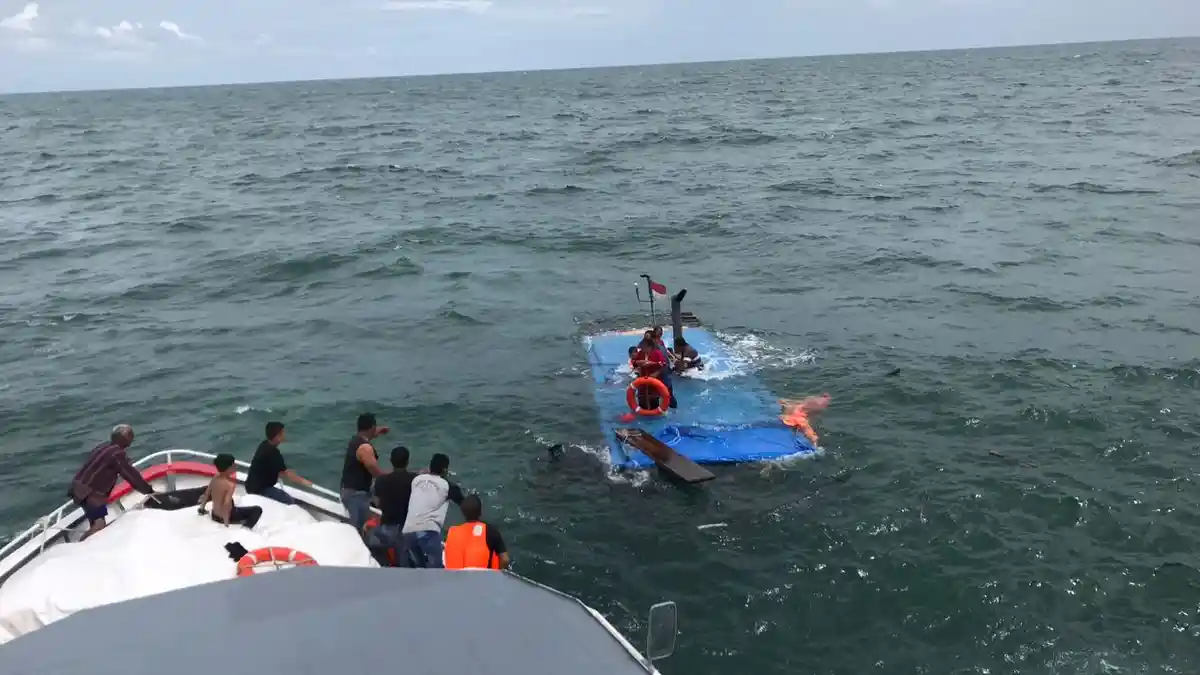 KM Berkat Anugerah Karam di Perairan Lingga, Ini Dugaan Penyebab Kapal Tenggelam!