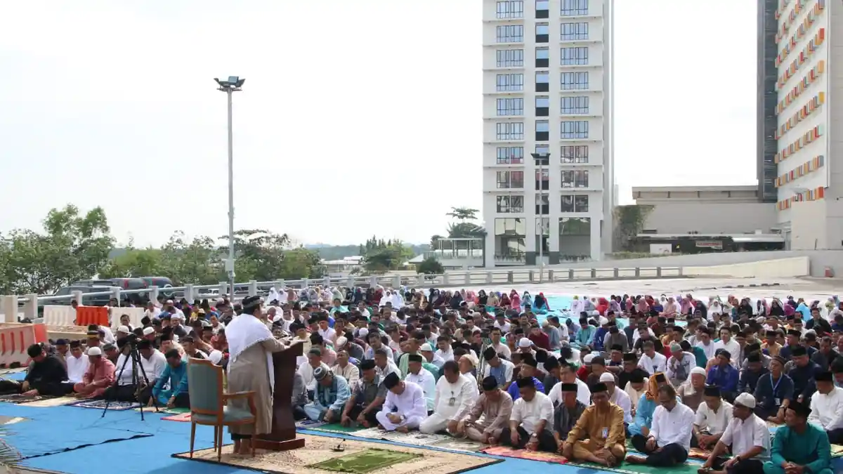 BERDOA Minta Hujan, Sekitar 600-an Orang Ikuti Salat Istisqa di BP Batam