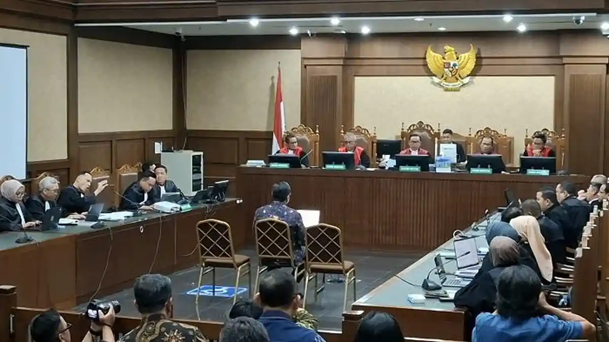 Ruang Sidang Memanas, Jaksa dan Pengacara Nadiem Makarim Adu Mulut di Kasus Chromebook