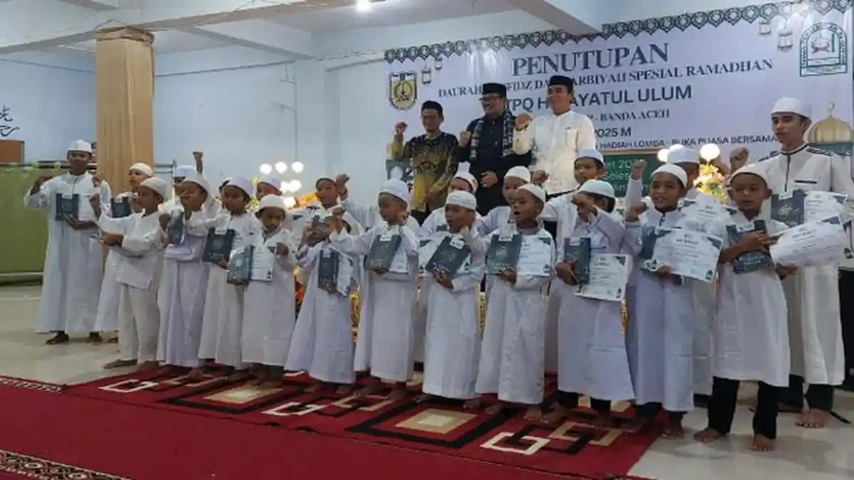 Wali Kota Banda Aceh Tutup Daurah Tahfidz dan Tarbiyah Ramadhan TPQ Hidayatul Ulum Banda Aceh