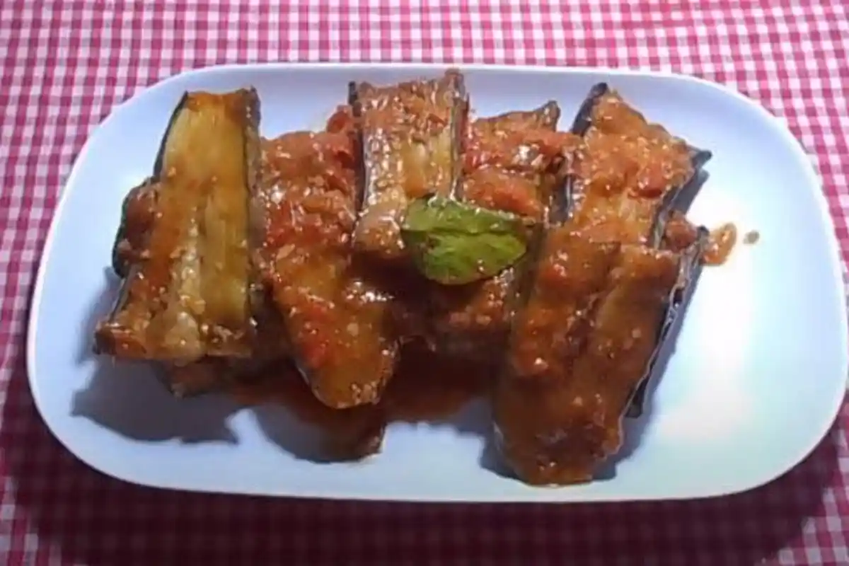 Resep Terong Balado, Rendam Terong dengan Air Garam Agar Warnanya Cerah