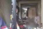 kebakaran-satu-unit-rumah-di-Perumahan-Holland-Village-Kelurahan-Paniki-Bawah-Manado.jpg