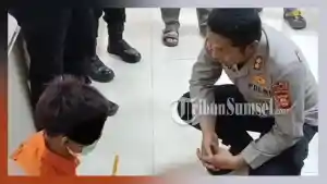 Kapolres-Ogan-Ilir-AKBP-Bagus-Suryo-Wibowo-minta-keterangan-tersangka.jpg