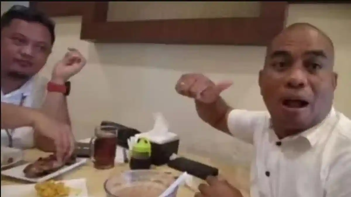 Ikut Nimbrung saat Asri Damuna Ajak Youtuber Korea ke Hotel, Alex Malah ...