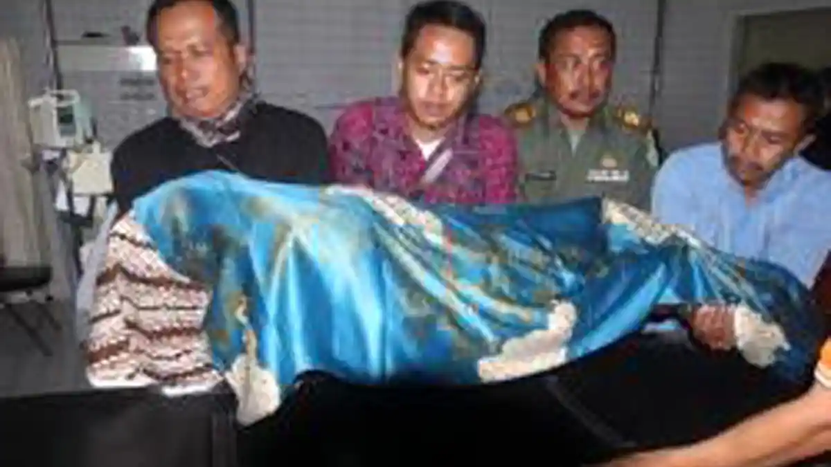 Bu Guru Een Sukaesih Meninggal Fesbuker Berduka