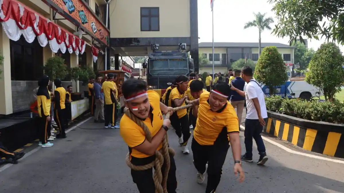 Mengintip Keseruan Lomba Tarik Water Cannon 16 Ton di Mapolresta Cirebon, Satlantas Tercepat