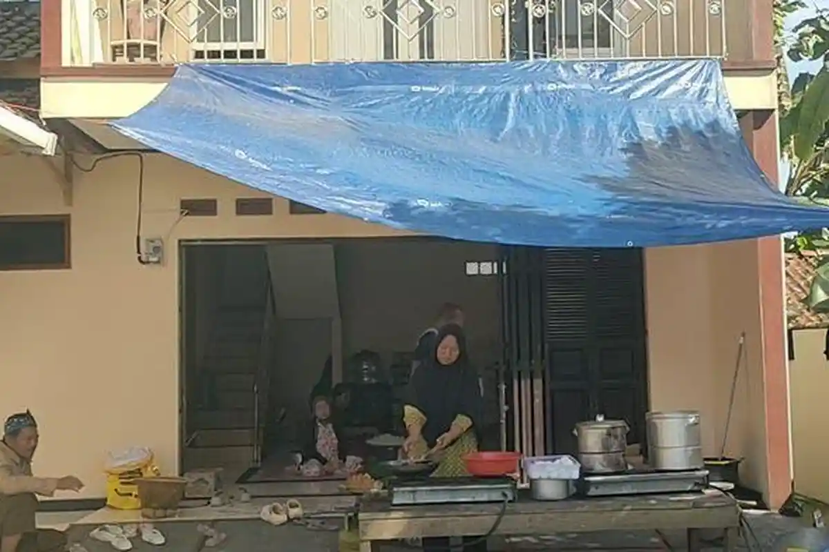 Ratusan KK Terdampak Banjir, Warga di Cihideung Pangandaran Inisiatif Dirikan Dapur Umum