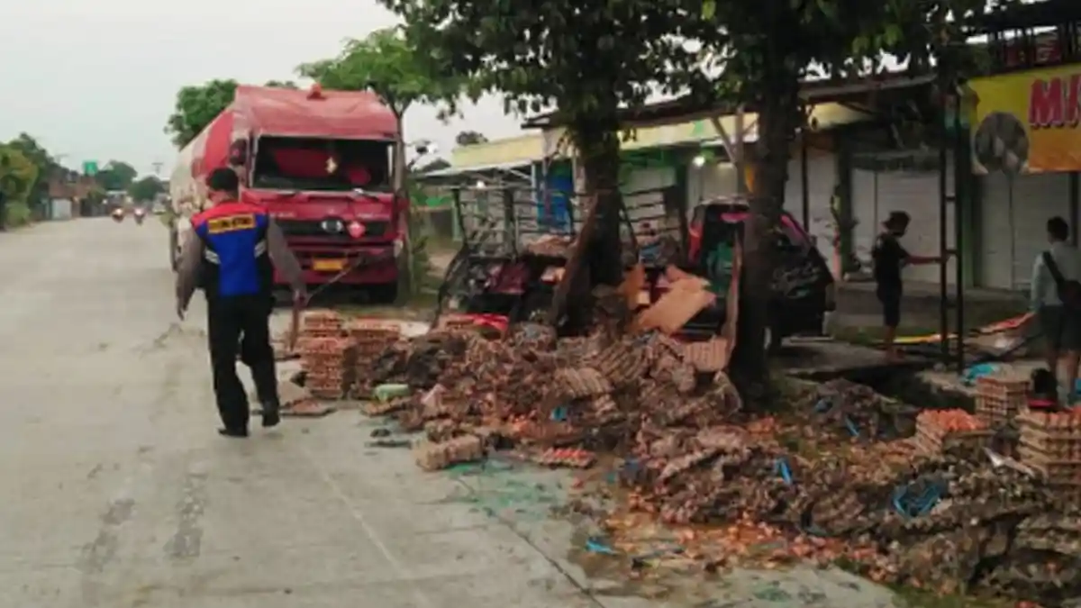 Kecelakaan Truk Tangki Pertamina di Kayen Kediri, Hantam Mobil Pikap Pengangkut Telur