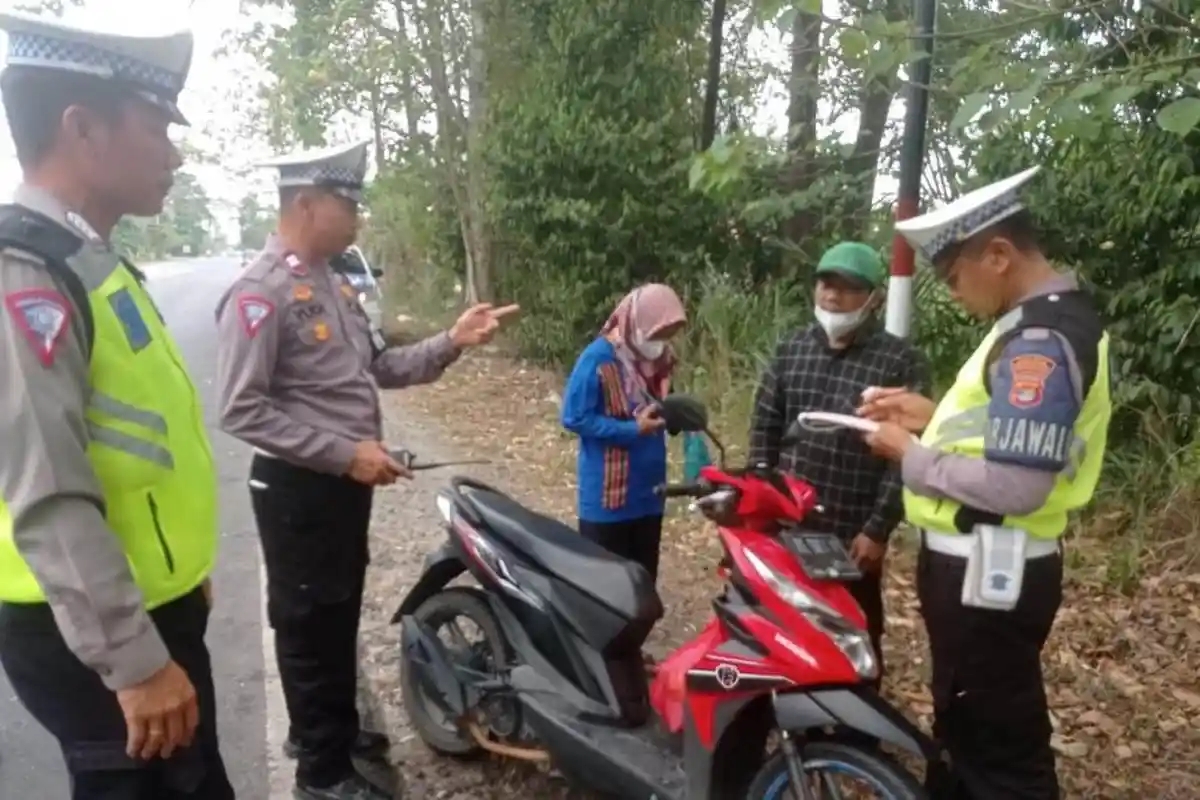 Pelanggaran Lalulintas di Lampung Utara saat Operasi Zebra Krakatau Umumnya Pemotor Tak Pakai Helm 