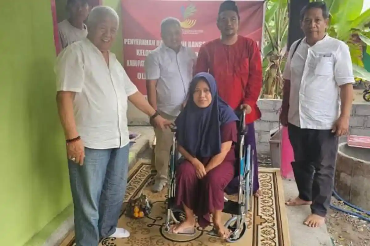 Warga Desa Pringgarata Lombok Tengah Dapat Bansos Kewirausahaan Hingga Kursi Roda