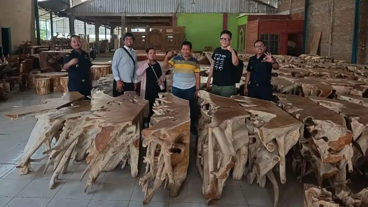 Bea Cukai Kudus Dorong Perajin Ukir dan Mebel Tradisional di Jepara Rambah Pasar Ekspor