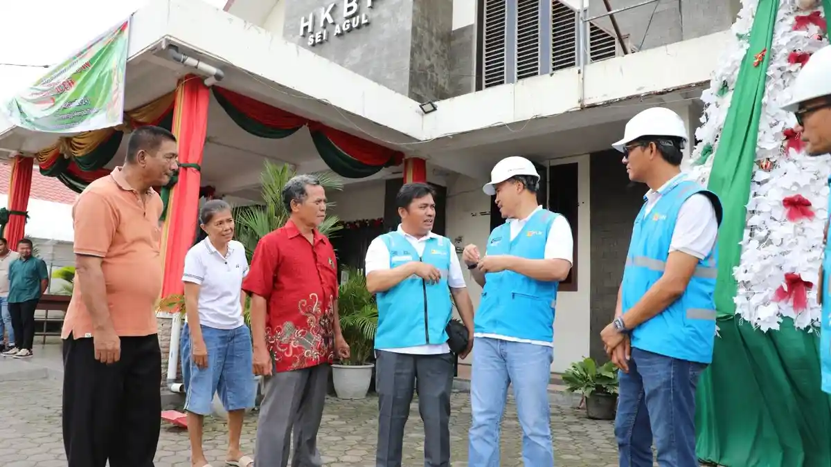 PLN Pastikan Pasokan Listrik Aman Jelang Malam Natal 2025, GM PLN UID Sumut Turun Langsung ke Gereja